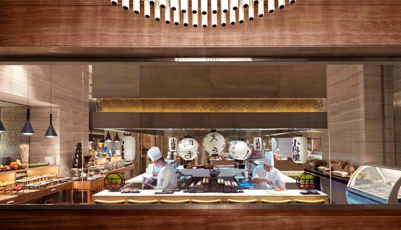 Fairmont Riyadh Exteriör bild The kitchen at the restaurant
