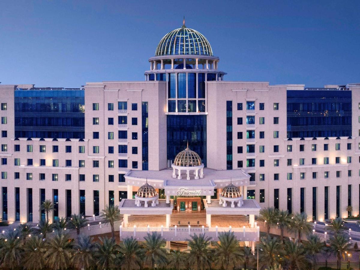 Fairmont Riyadh Exteriör bild The Ritz-Carlton, Dubai