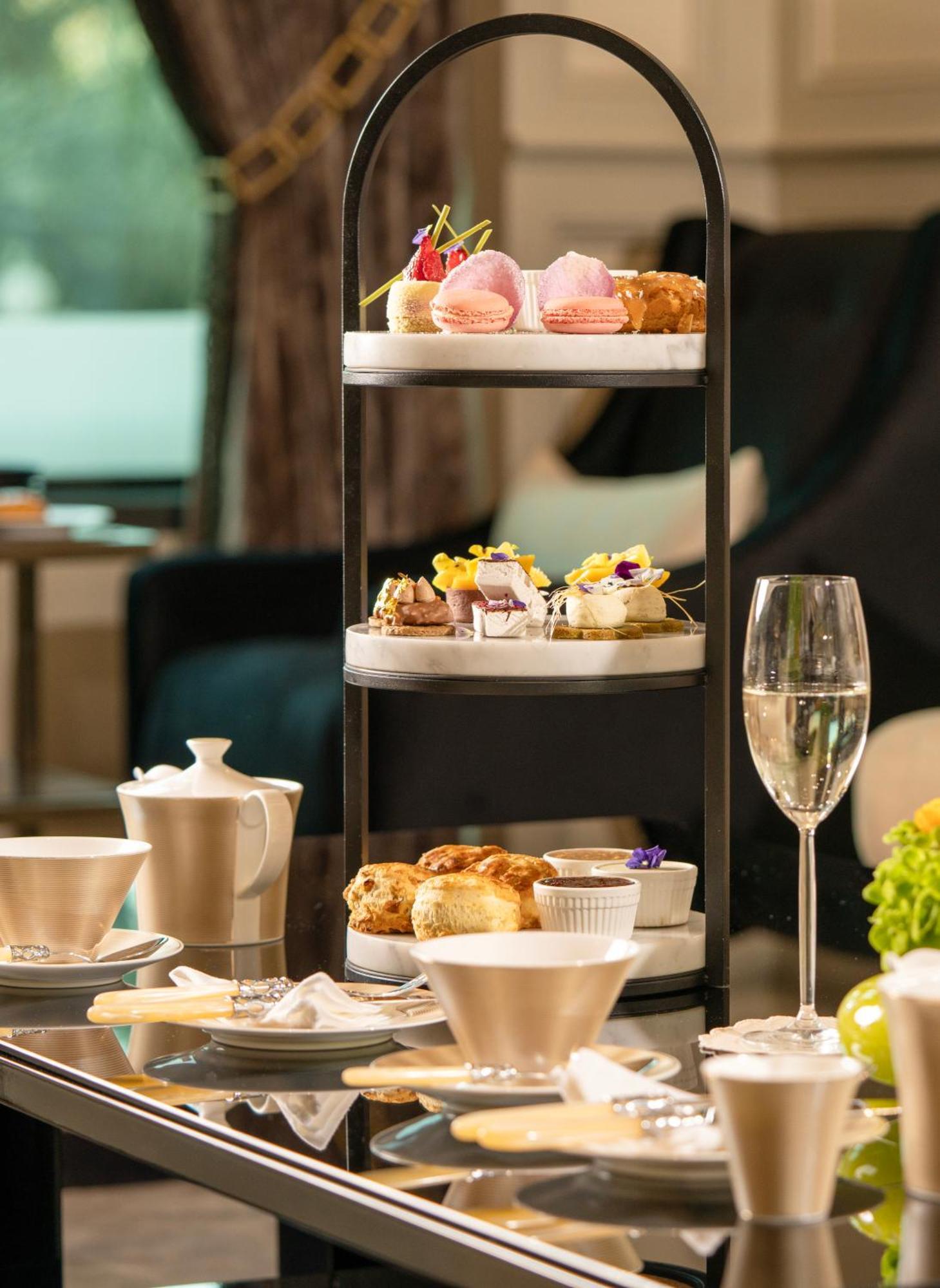 Fairmont Riyadh Exteriör bild Afternoon tea at the InterContinental Sydney