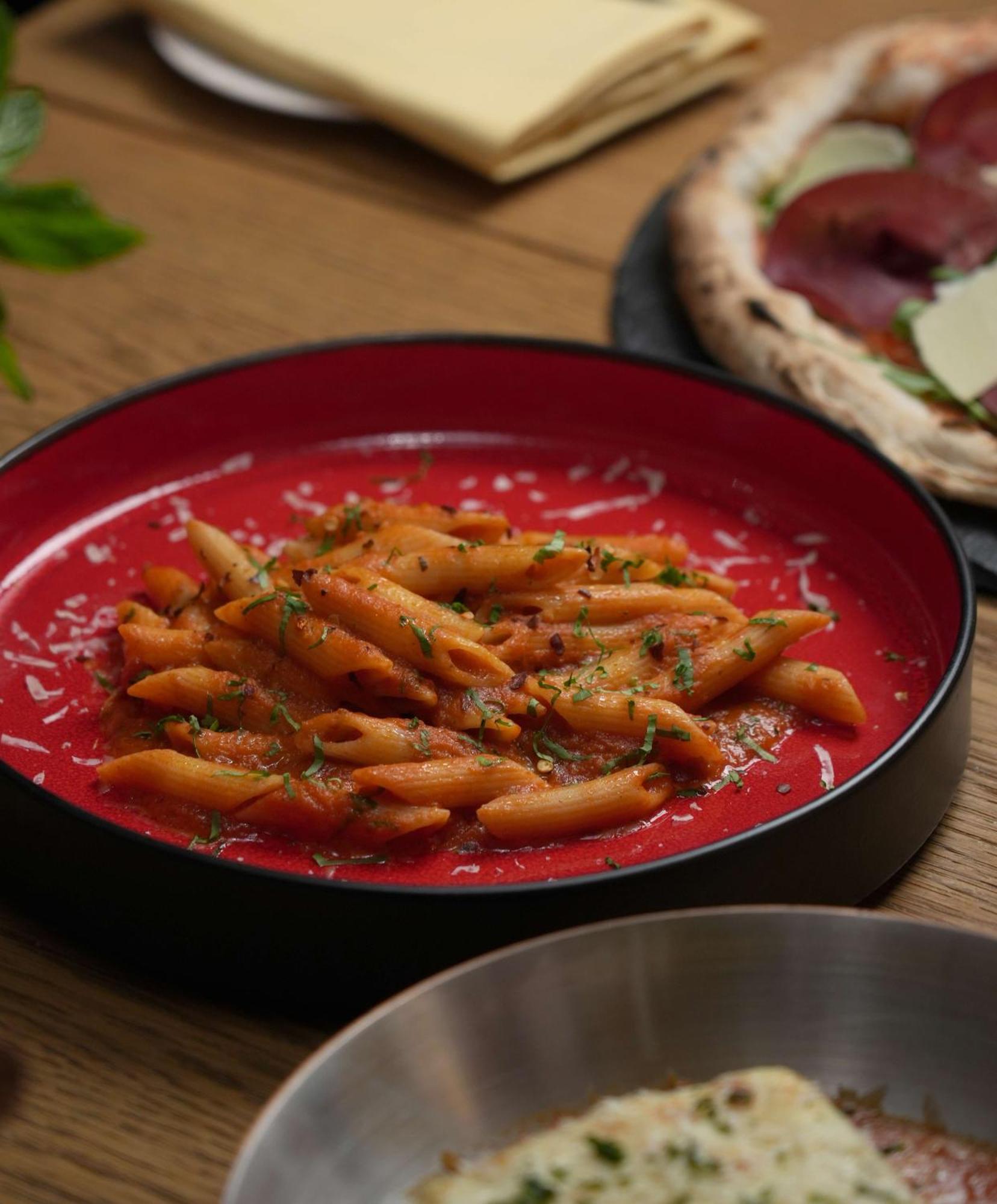 Fairmont Riyadh Exteriör bild Pasta with tomato sauce