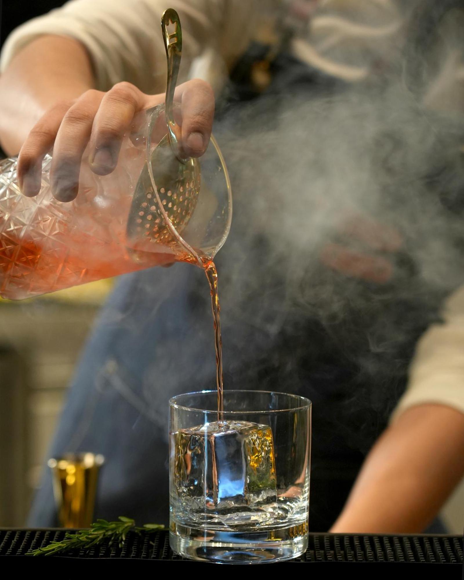 Fairmont Riyadh Exteriör bild A glass of iced tea