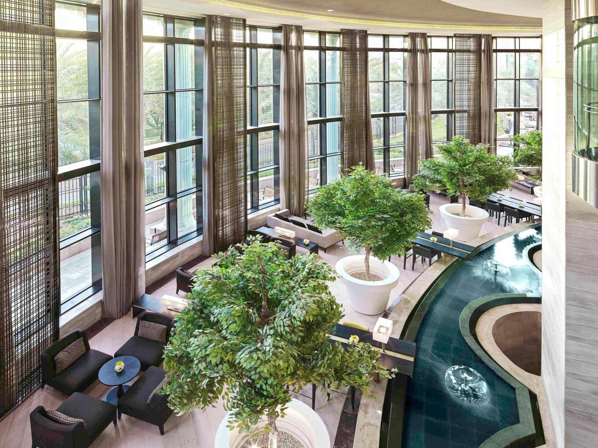 Fairmont Riyadh Exteriör bild The interior of the hotel