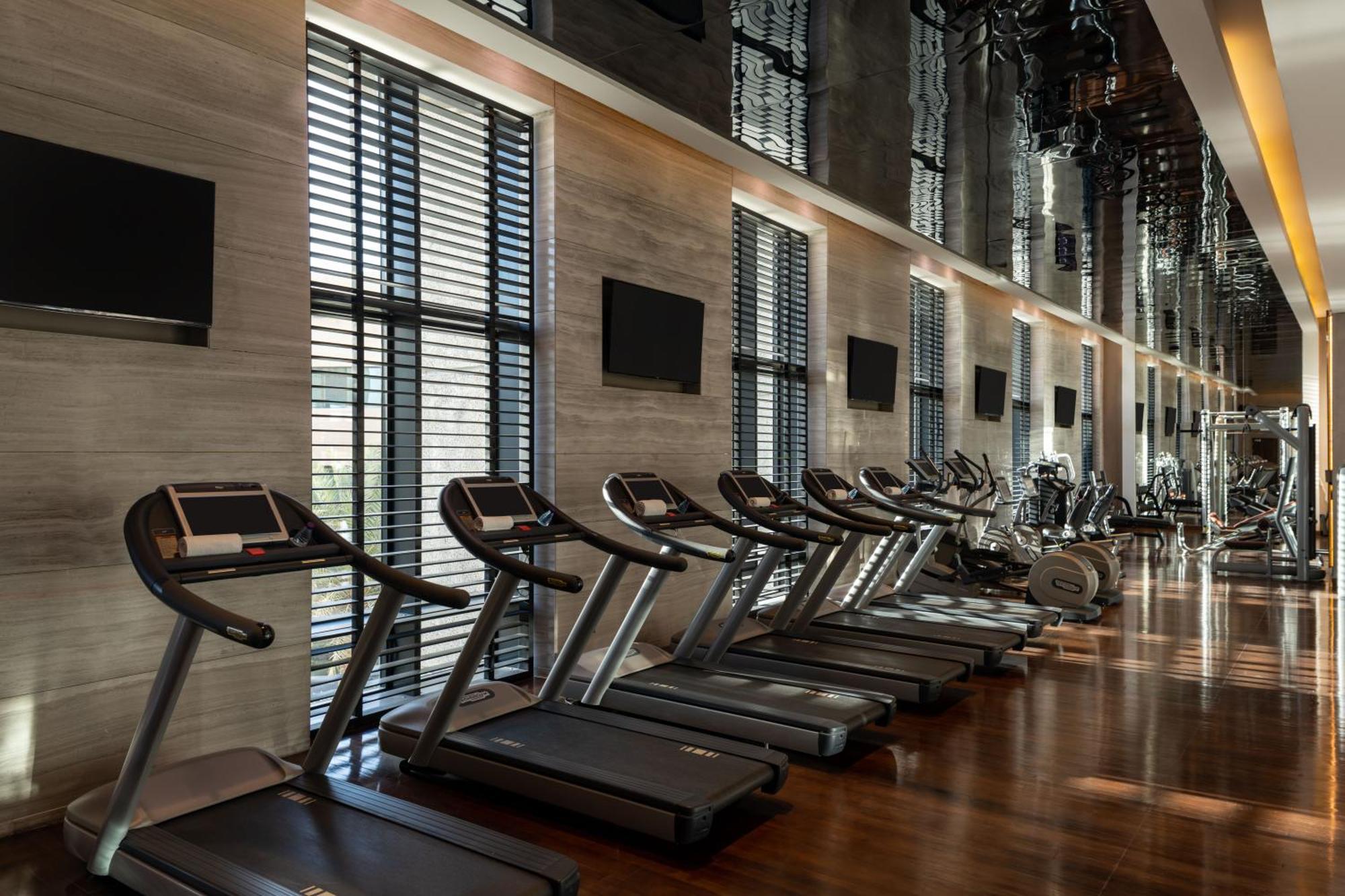 Fairmont Riyadh Exteriör bild The gym at the hotel